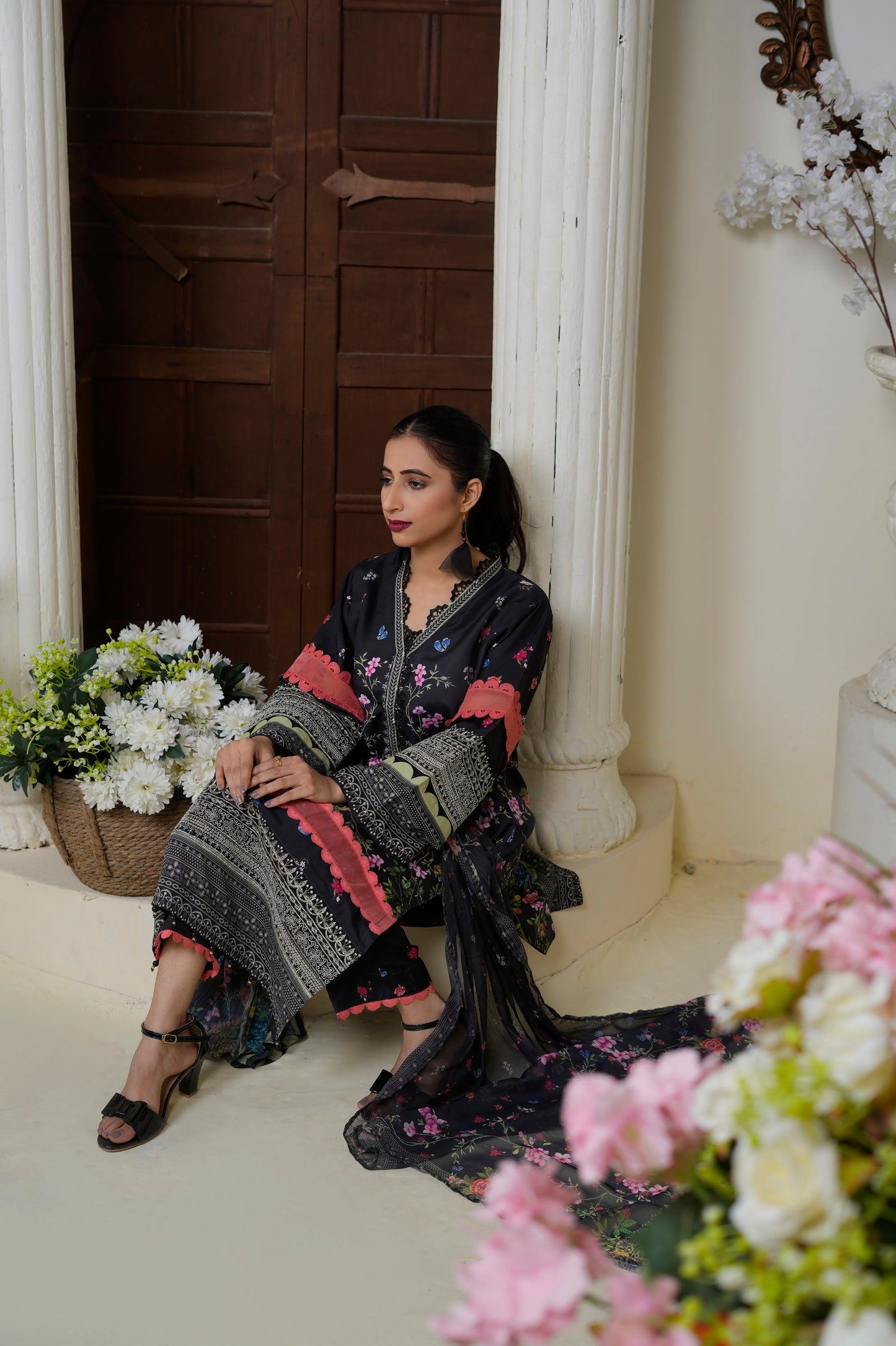 The Cotton Lawn Shop Women's 3 Piece Cotton Floral Stylish Printed Unstitched Salwar Suit Dupatta With Embroidered lace Dress Material ( Black )