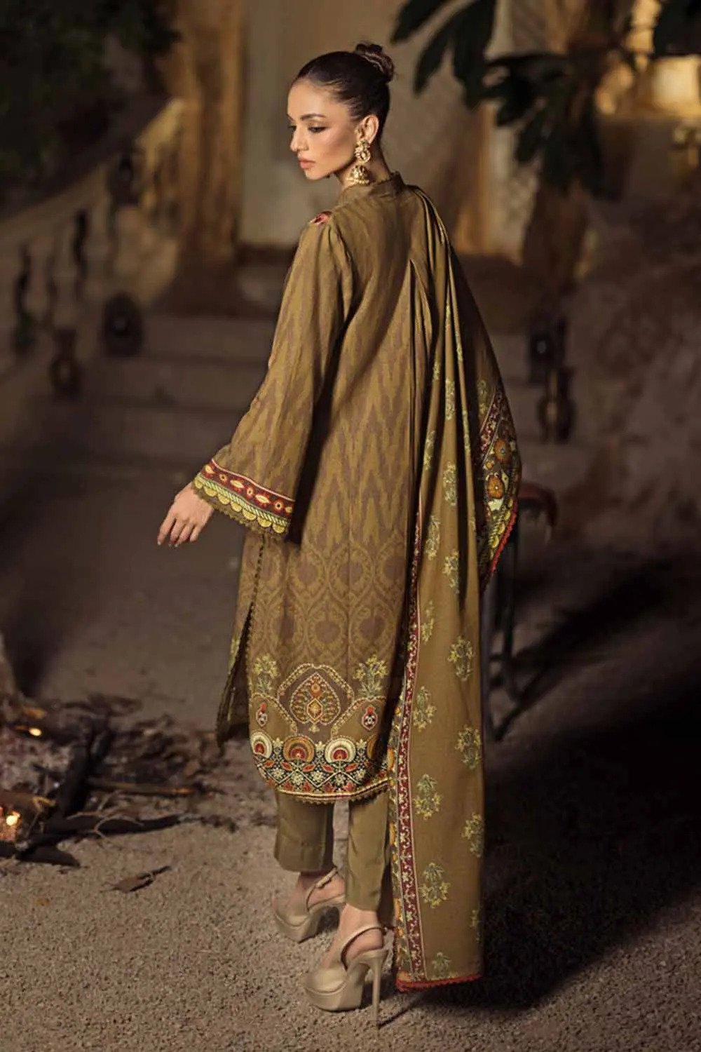 3PC Embroidered Digital Printed Karandi Unstitched Suit AY-32005