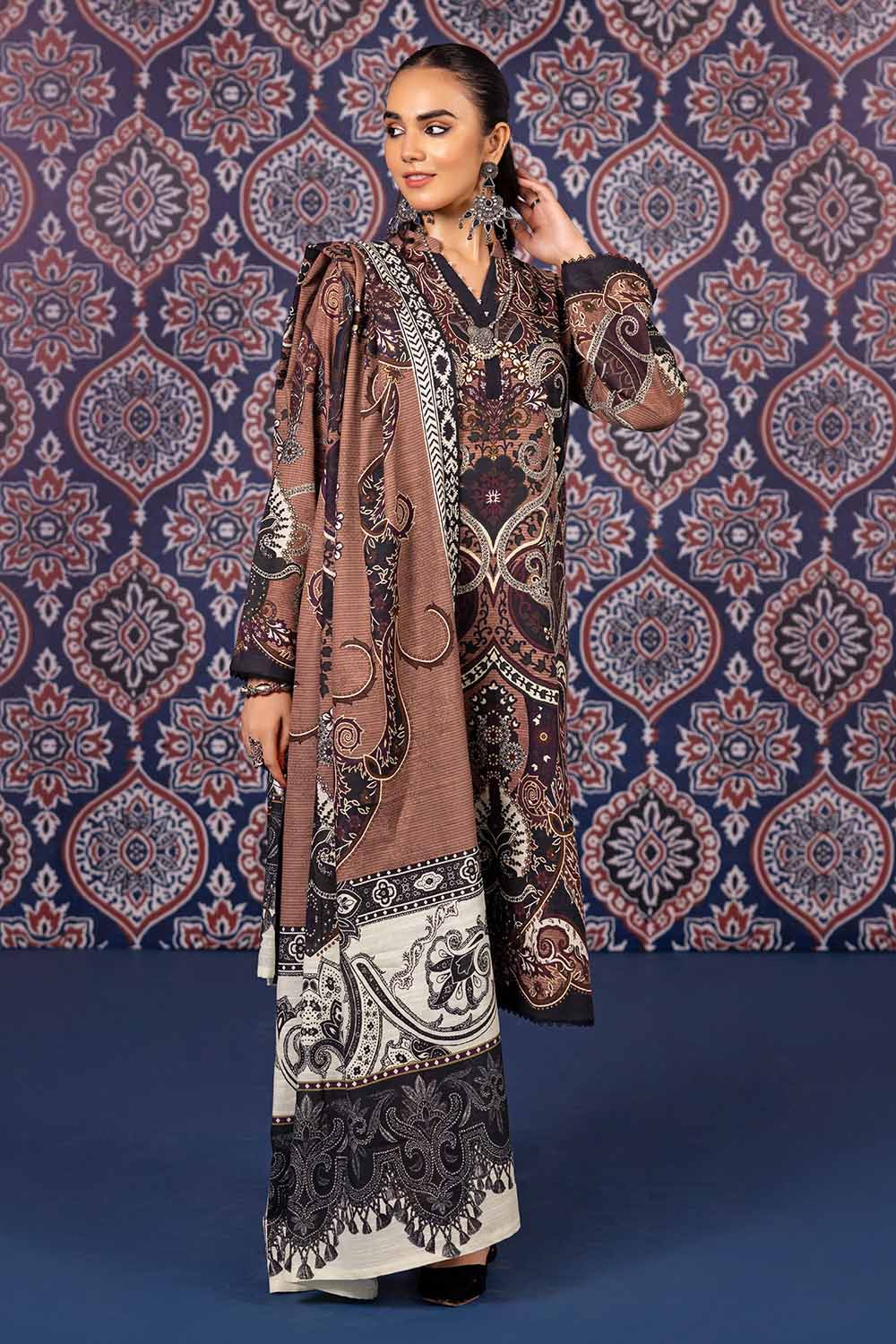 3PC Khaddar Printed Unstitched Suit K-32028