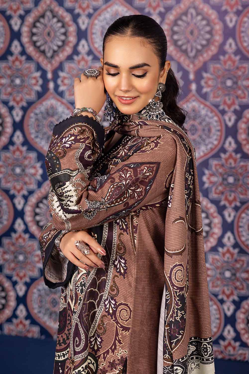 3PC Khaddar Printed Unstitched Suit K-32028