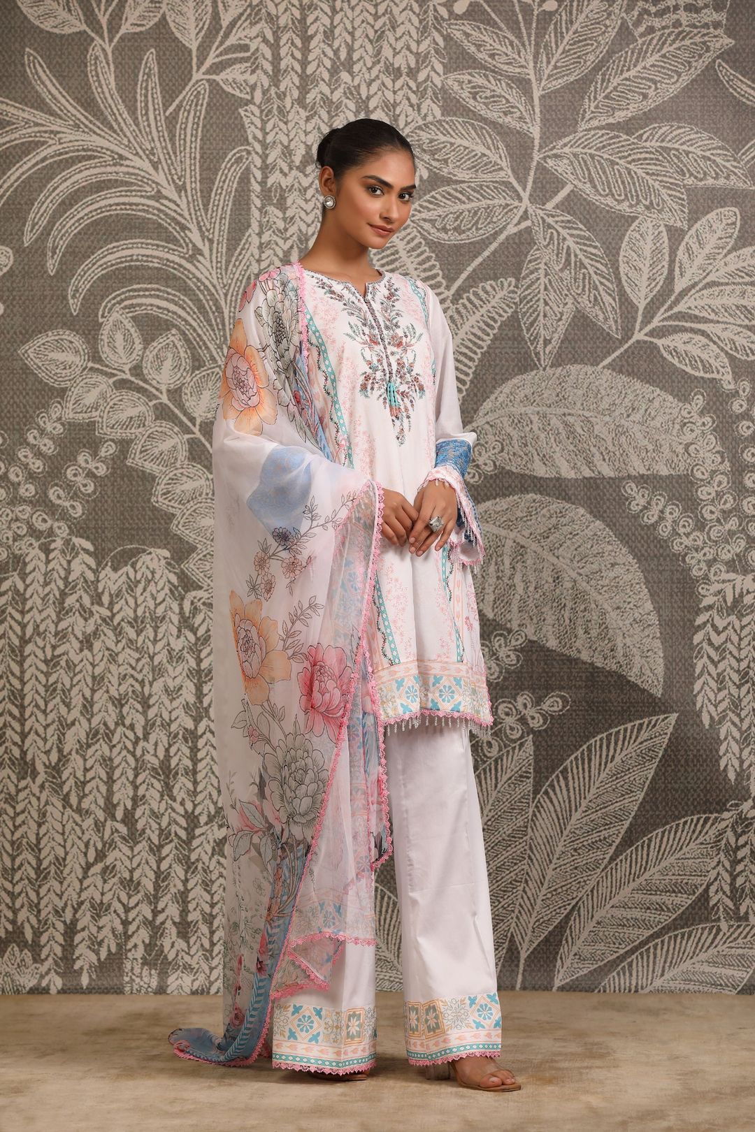 FLORAL POISE