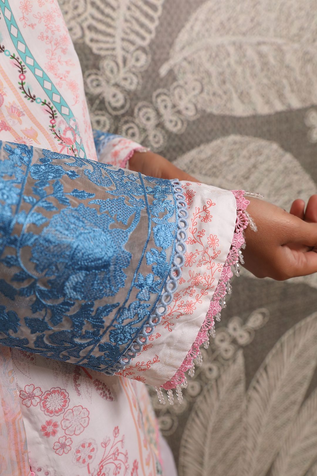 FLORAL POISE